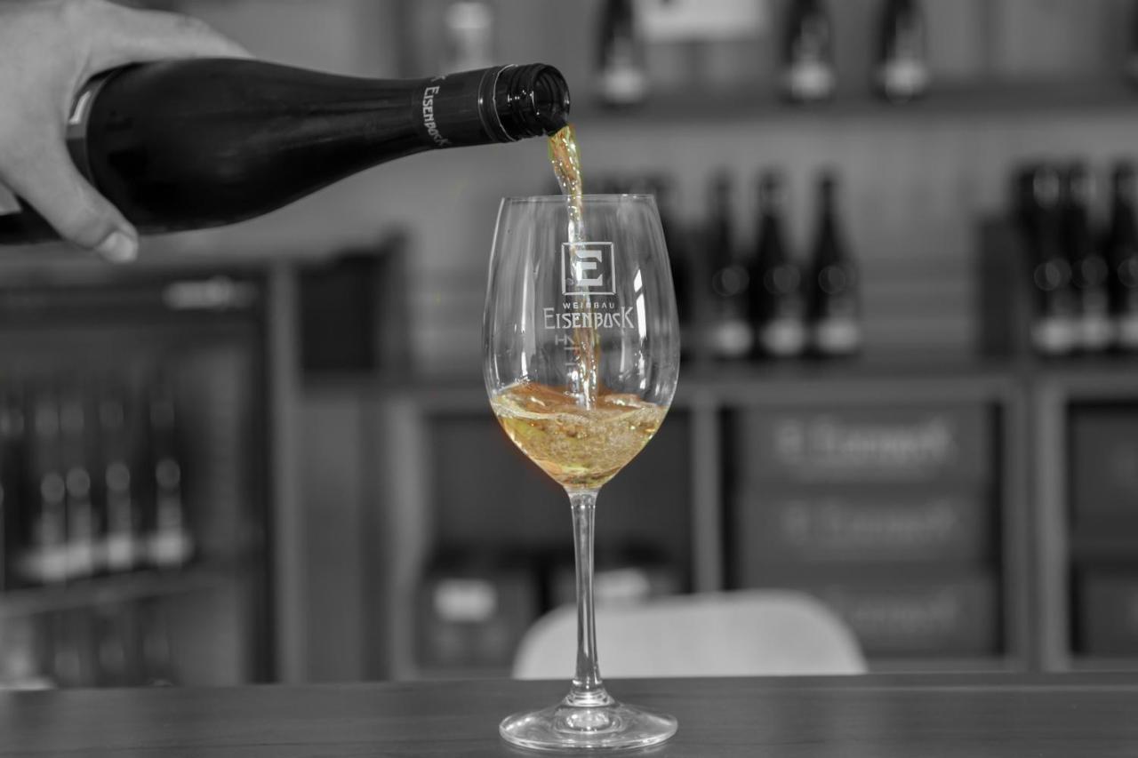 Ferienwohnung Am Weingut Eisenbock Strass  Eksteriør bilde